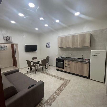 Dora House Valentino Apartment Наполи Екстериор снимка