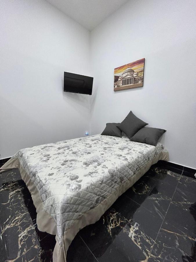 Dora House Valentino Apartment Наполи Екстериор снимка