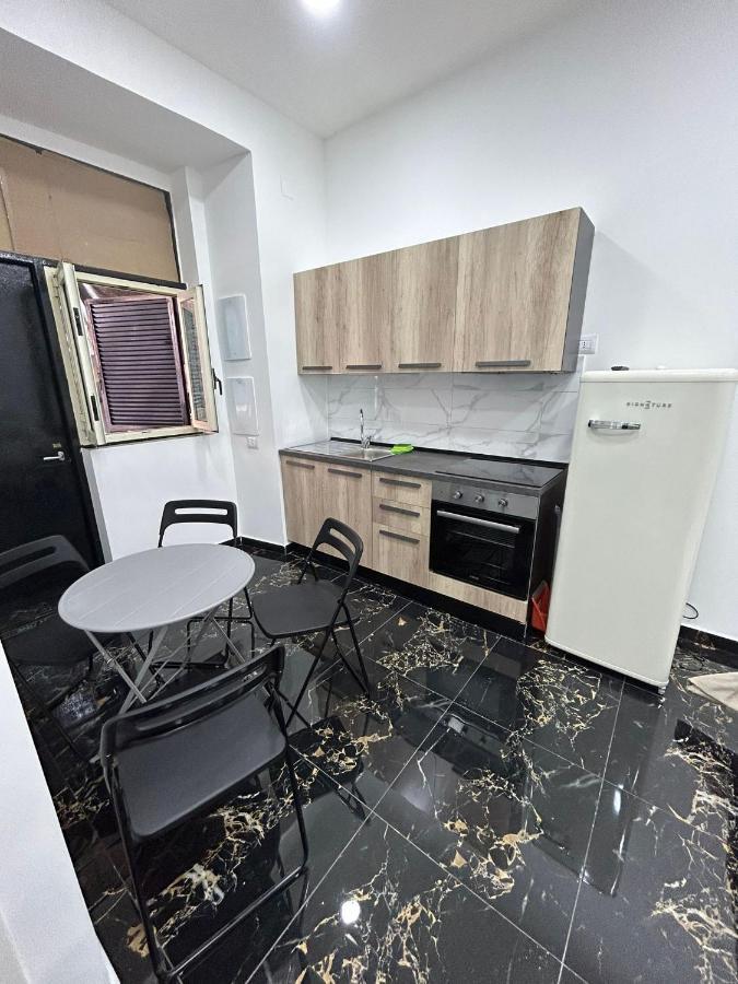 Dora House Valentino Apartment Наполи Екстериор снимка