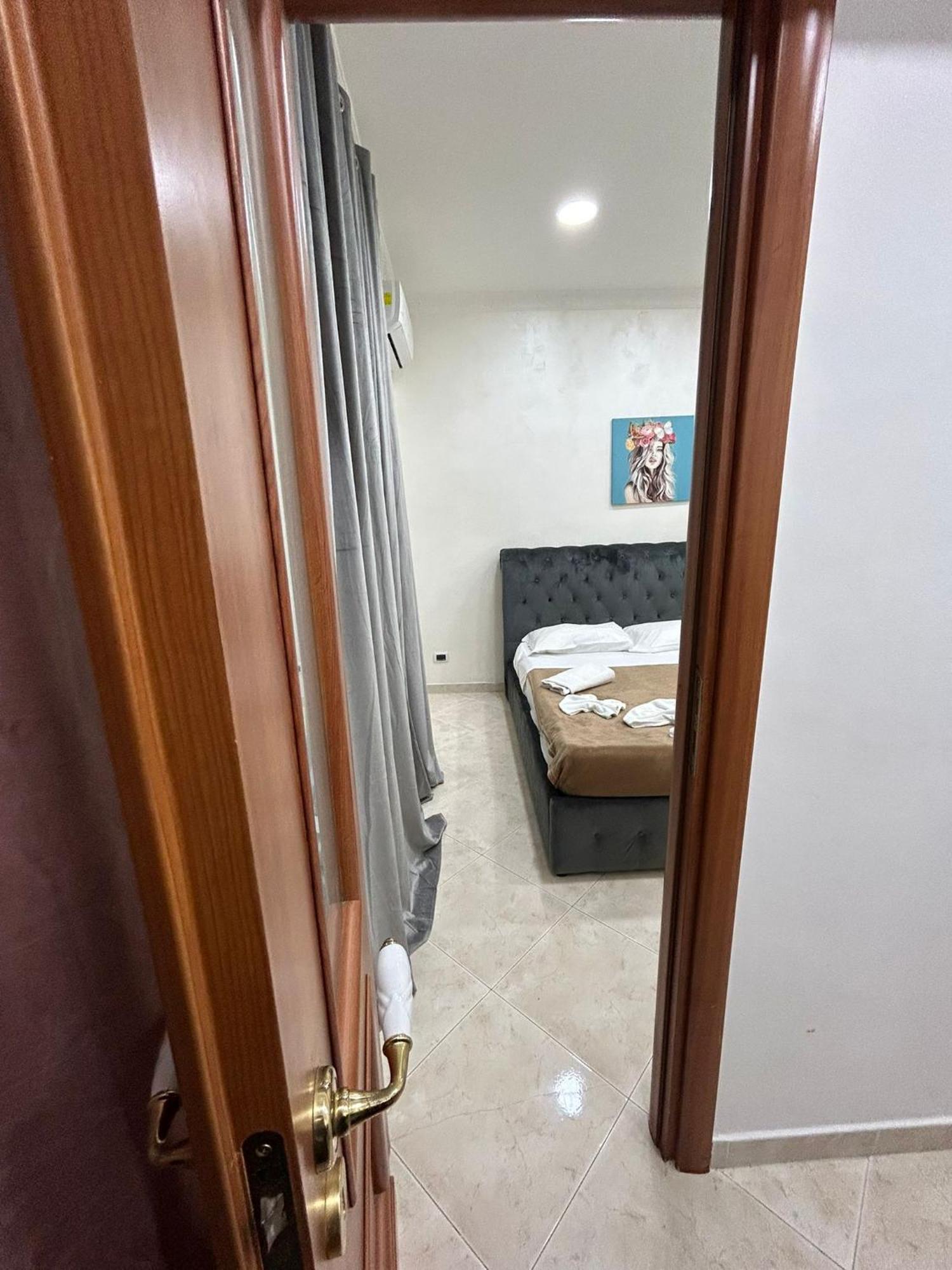 Dora House Valentino Apartment Наполи Екстериор снимка