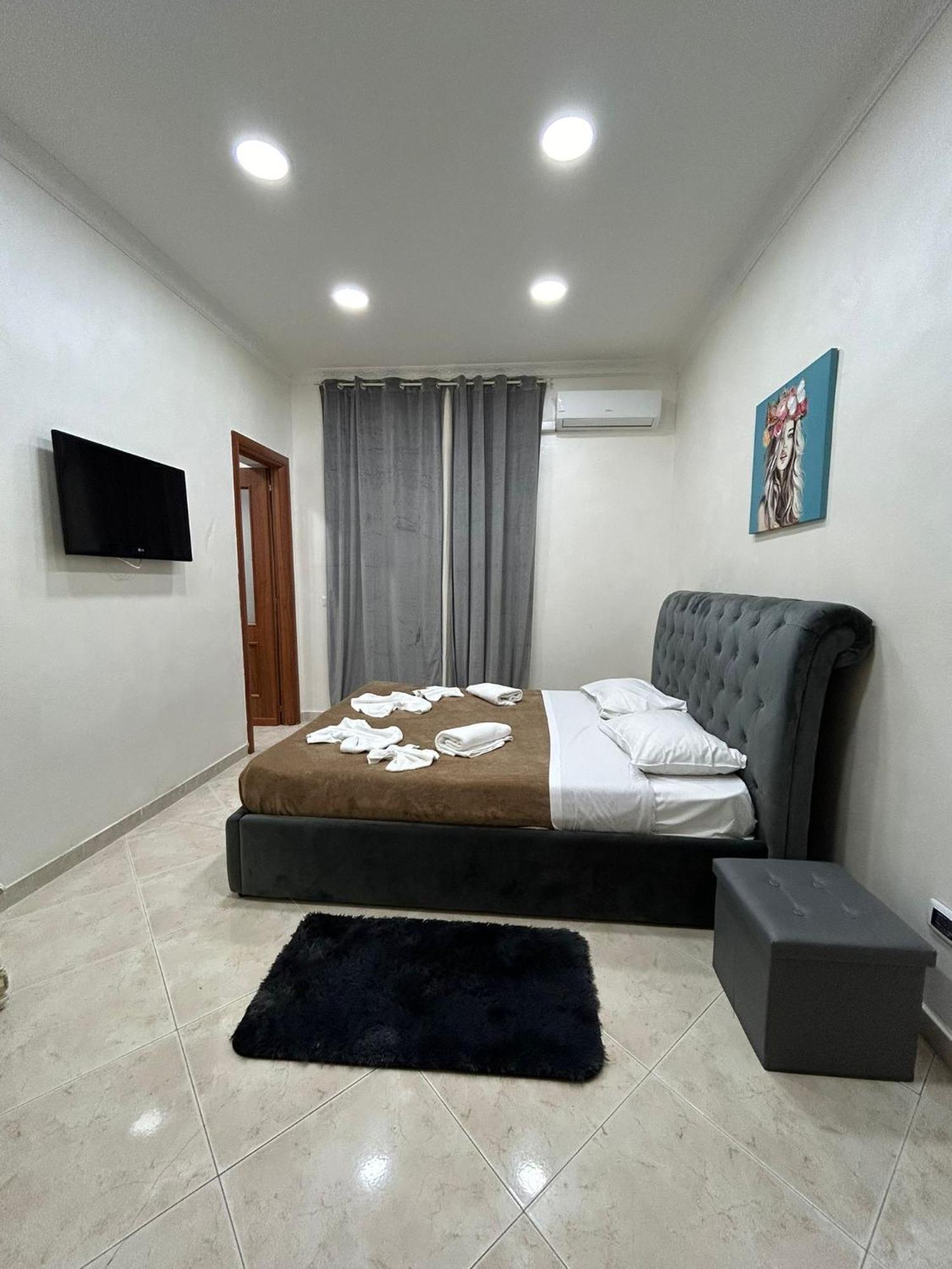 Dora House Valentino Apartment Наполи Екстериор снимка