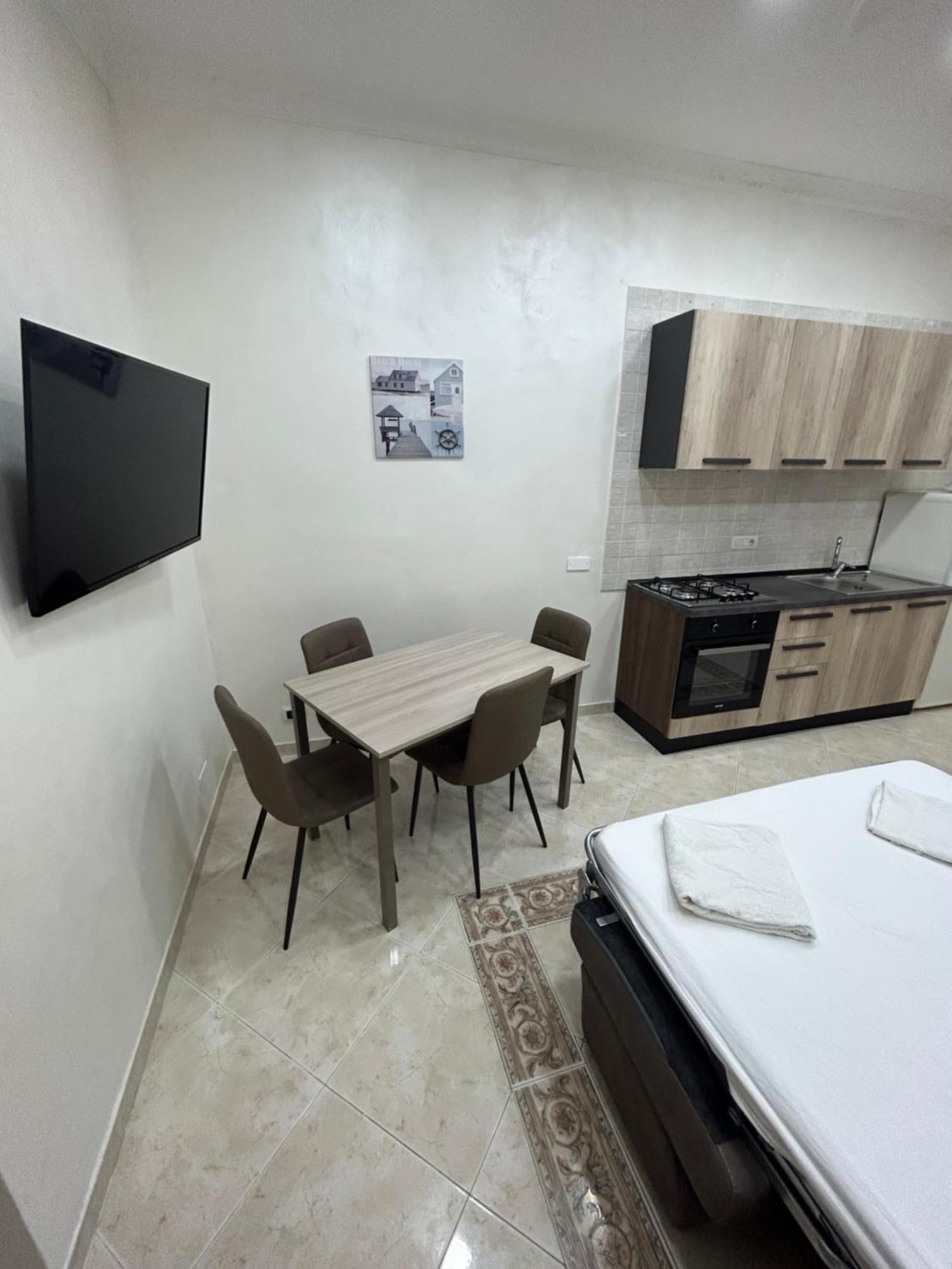 Dora House Valentino Apartment Наполи Екстериор снимка
