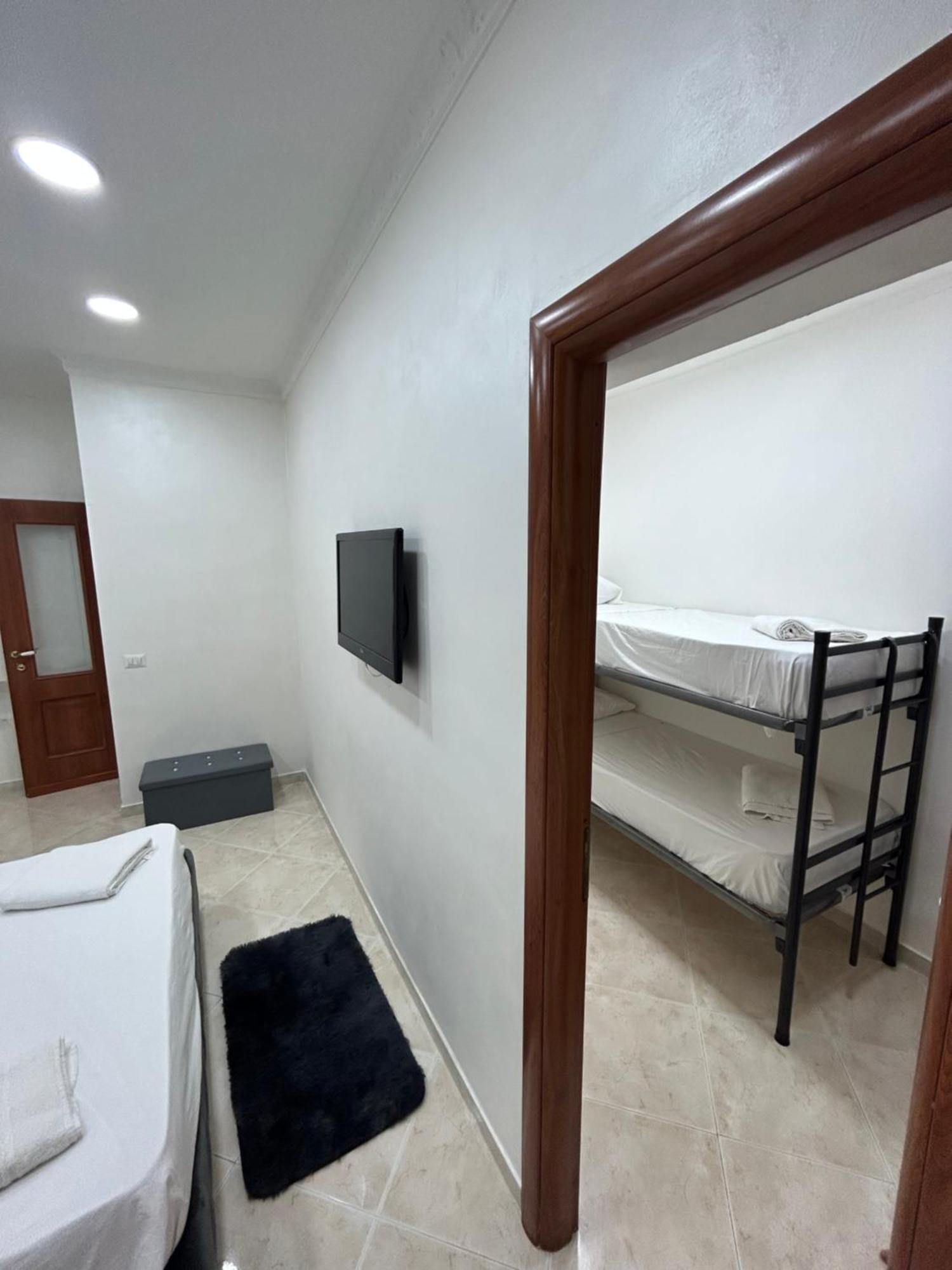 Dora House Valentino Apartment Наполи Екстериор снимка