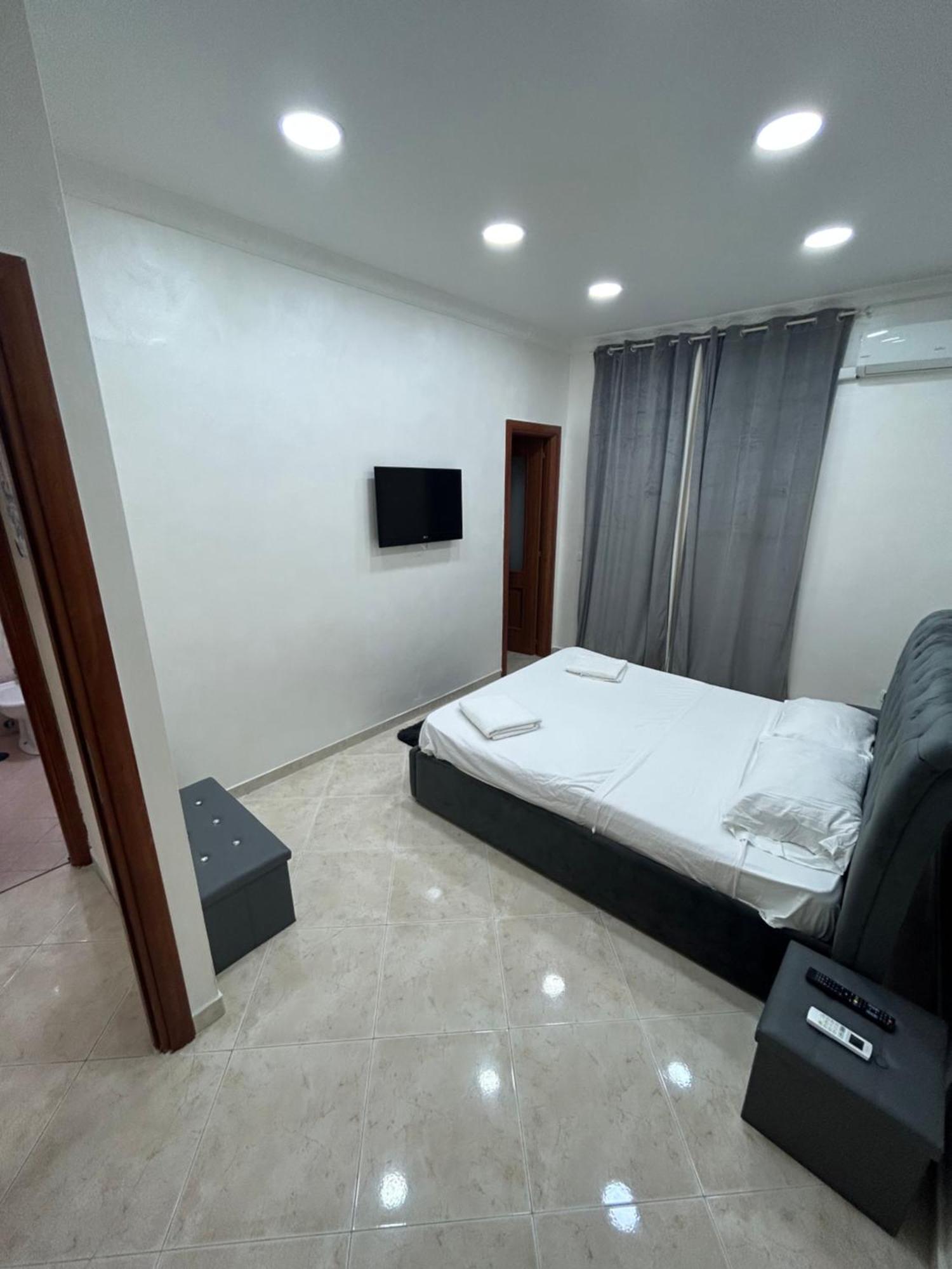 Dora House Valentino Apartment Наполи Екстериор снимка