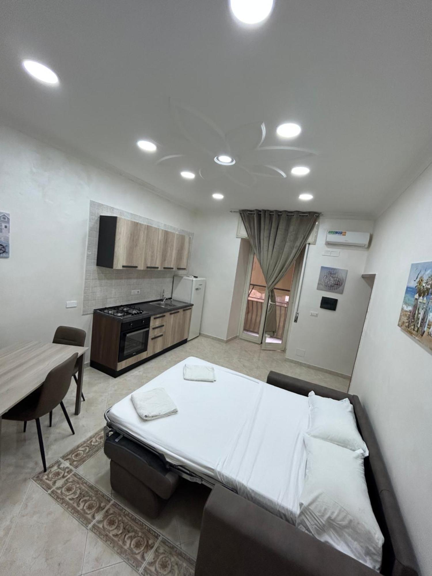 Dora House Valentino Apartment Наполи Екстериор снимка
